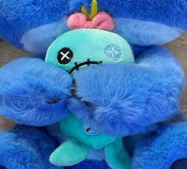 titch avec cette peluche officielle Disney - Image 2